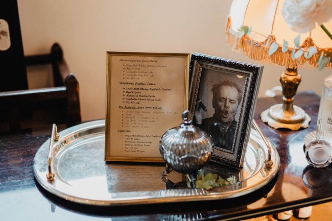 Hochzeitsdekoration und Hochzeitsblumen auf dem Eckberg bei Kitchen and Soul in Baden-Baden. Dekoriert von AriSi Member of Blackforest Wedding Crew.