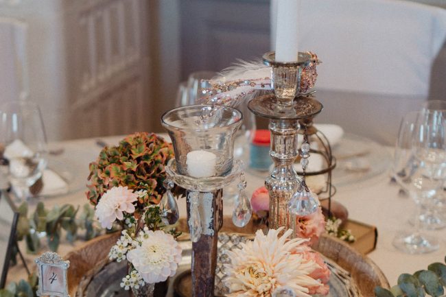 Hochzeitsdekoration und Hochzeitsblumen auf dem Schloss Eberstein in Gernsbach. Dekoriert von AriSi Member of Blackforest Wedding Crew.