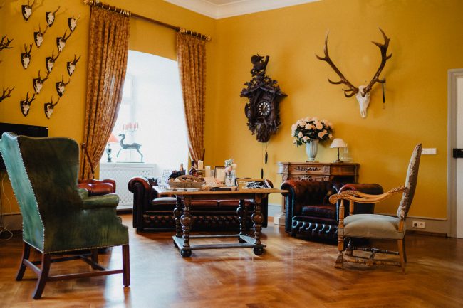 Hochzeitsdekoration und Hochzeitsblumen auf dem Schloss Eberstein in Gernsbach. Dekoriert von AriSi Member of Blackforest Wedding Crew.