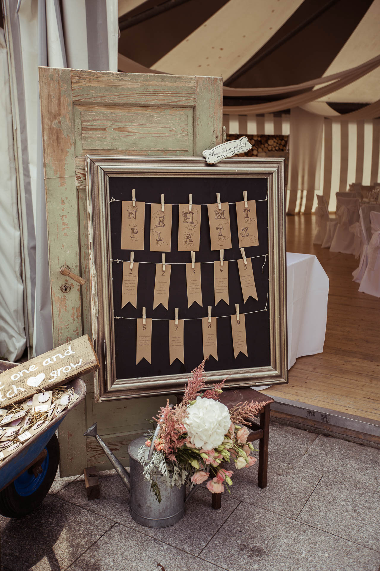 Country Hochzeit auf dem Akademie Schloss Rotenfels mit Hochzeitsdekoration von AriSi, Member of Blackforest Wedding Crew.