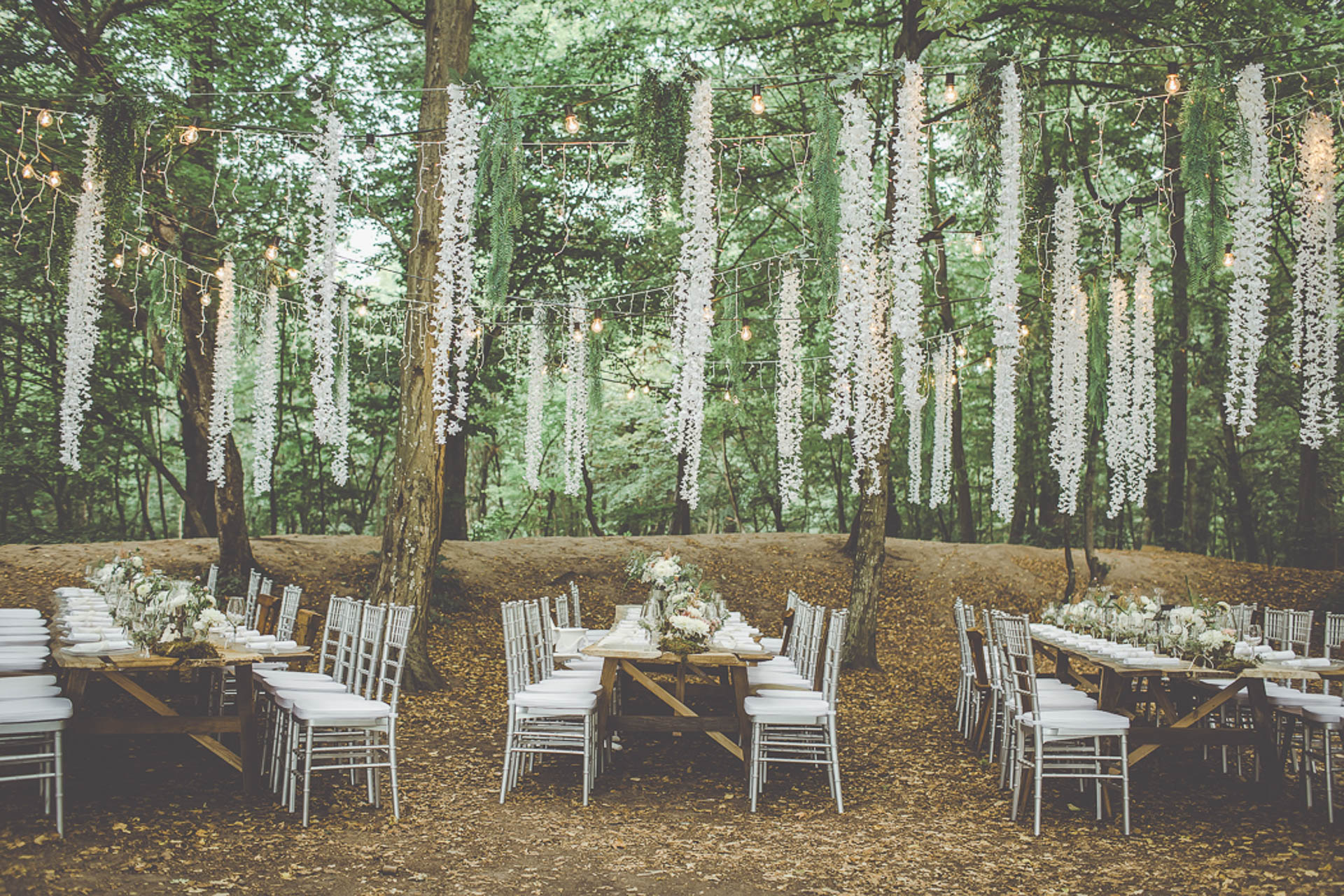 Wunderschöne Waldhochzeit mit Hochzeitsdekoration von AriSi, Member of Blackforest Wedding Crew.