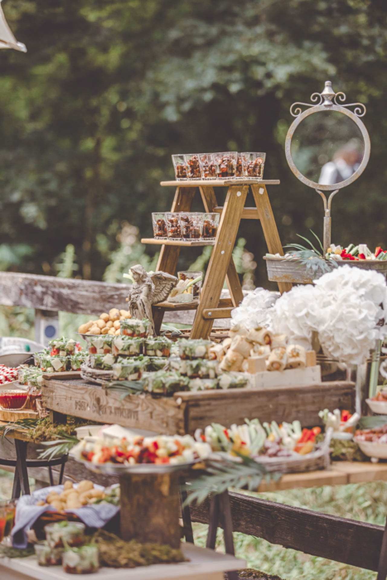 Wunderschöne Waldhochzeit mit Hochzeitsdekoration von AriSi, Member of Blackforest Wedding Crew.
