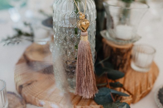 Hochzeitsdekoration und Hochzeitsblumen auf dem Weingut Nägelsförst. Dekoriert von AriSi Member of Blackforest Wedding Crew.