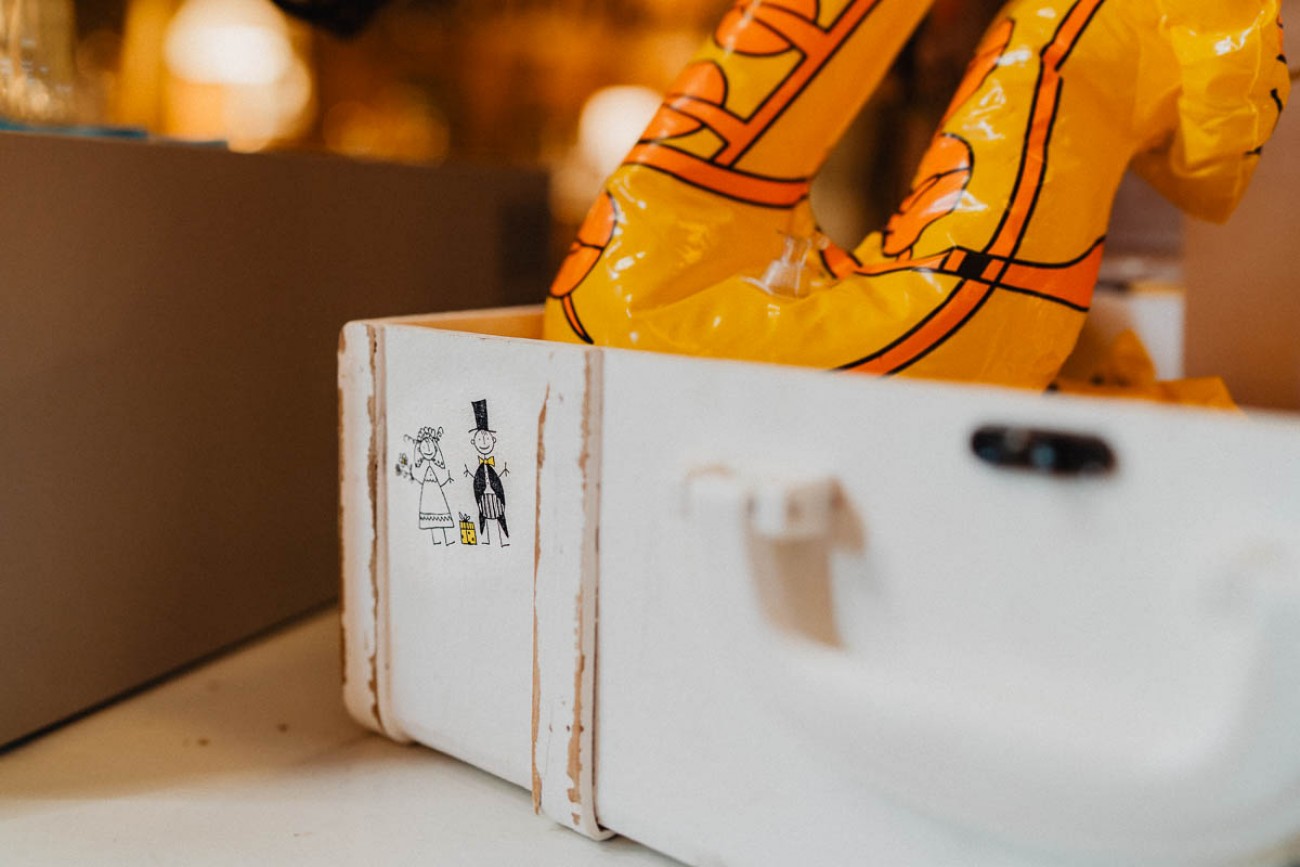 Hochzeitsinspiration auf dem Hofgut Bärenschlössle in Freudenstadt. Hochzeitsfotografie, Hochzeitsdekoration, Hochzeitsplanung, Hochzeitssängerin, freie Trauernder in und Weddingdriver von der Blackforest-Wedding-Crew.